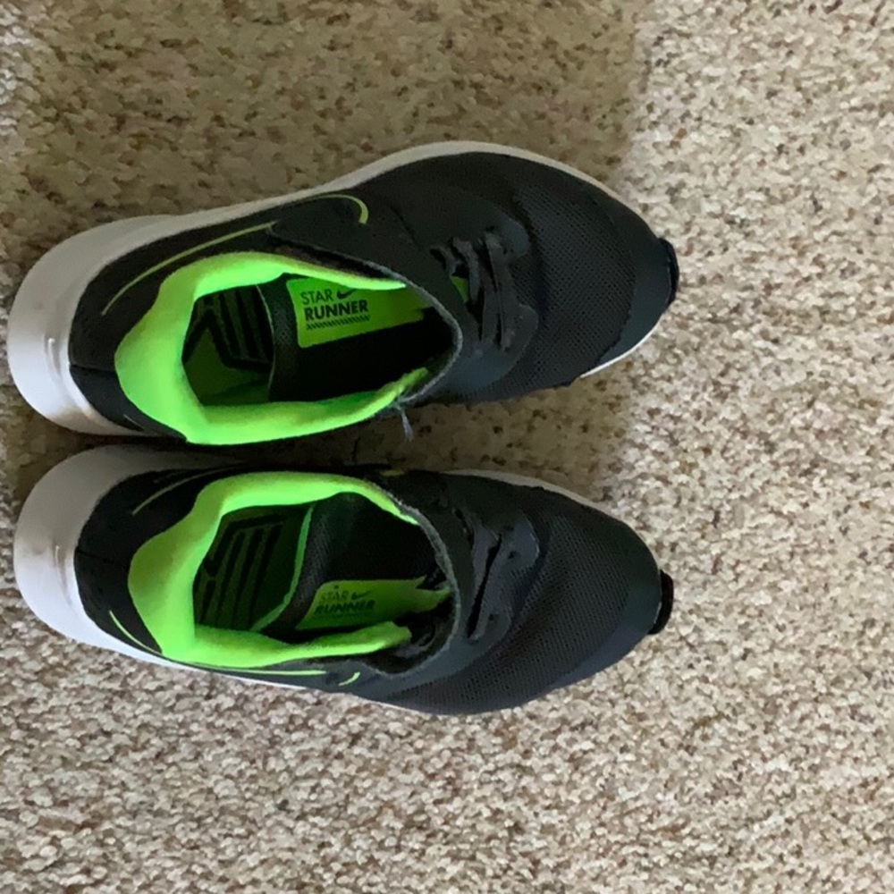 Boys Nike tennis shoes